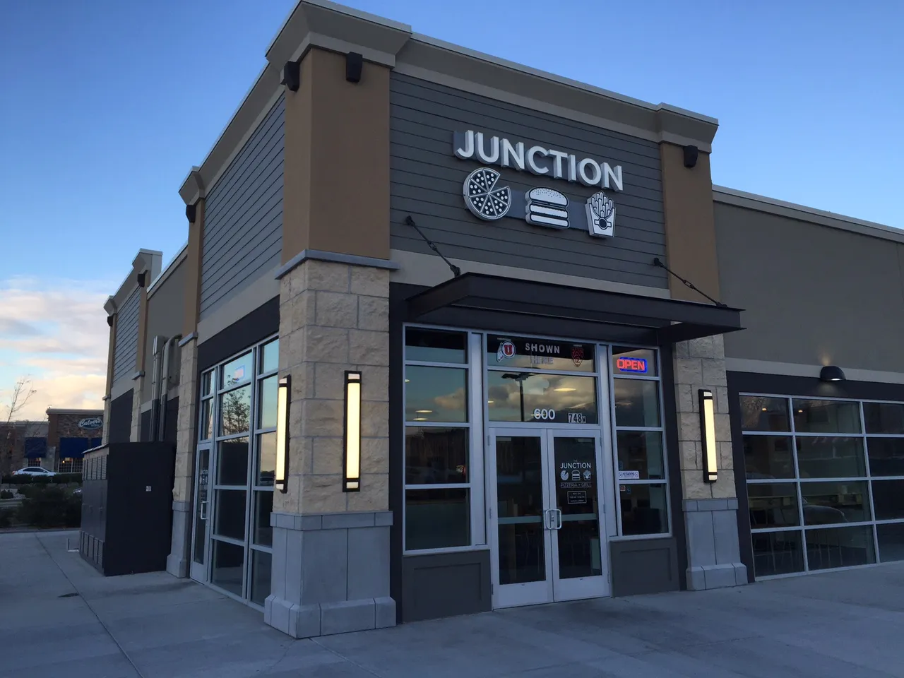 The Junction Pizzeria and Grill